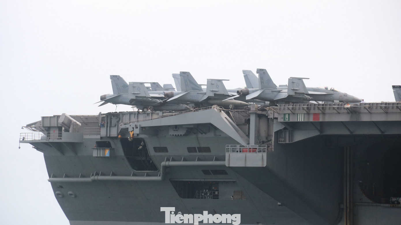 Ngắm vũ khí trên tàu sân bay USS Theodore Roosevelt ảnh 10