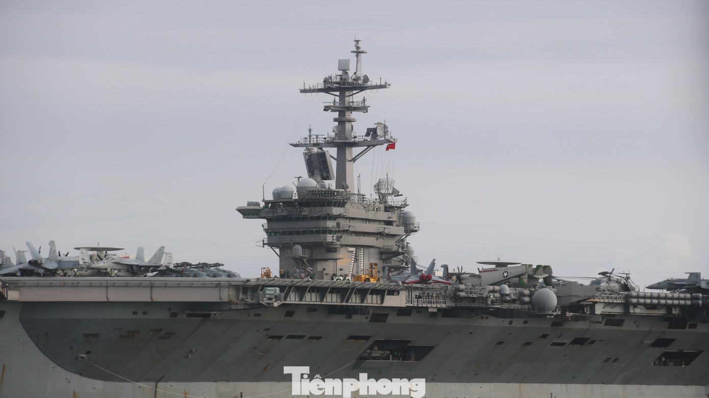 Ngắm vũ khí trên tàu sân bay USS Theodore Roosevelt ảnh 6