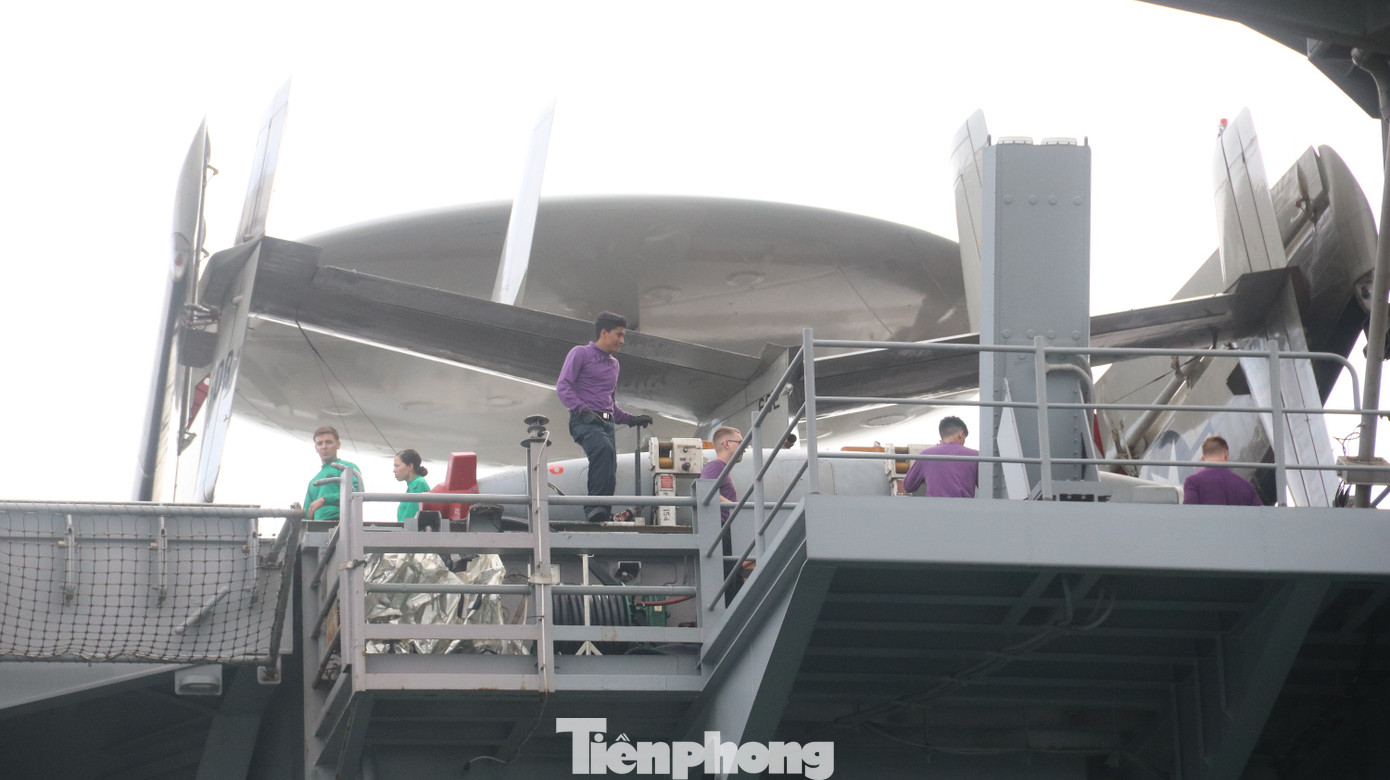 Ngắm vũ khí trên tàu sân bay USS Theodore Roosevelt ảnh 14