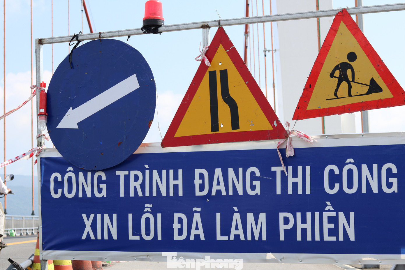 Cận cảnh cầu dây võng 1.000 tỷ dài nhất Việt Nam phải thay mặt đường. ảnh 10