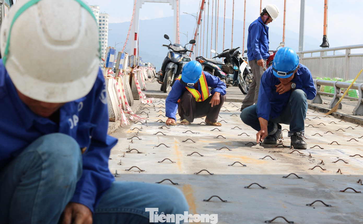 Cận cảnh cầu dây võng 1.000 tỷ dài nhất Việt Nam phải thay mặt đường. ảnh 5