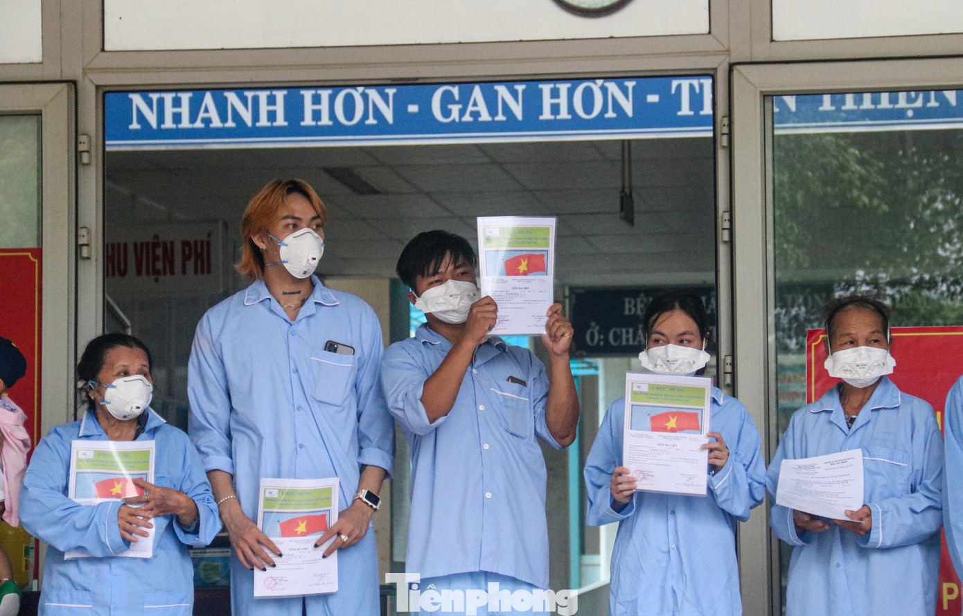 Bất ngờ 'tâm thư' Bệnh viện dã chiến gửi người chiến thắng COVID-19 trước giờ xuất viện ảnh 8