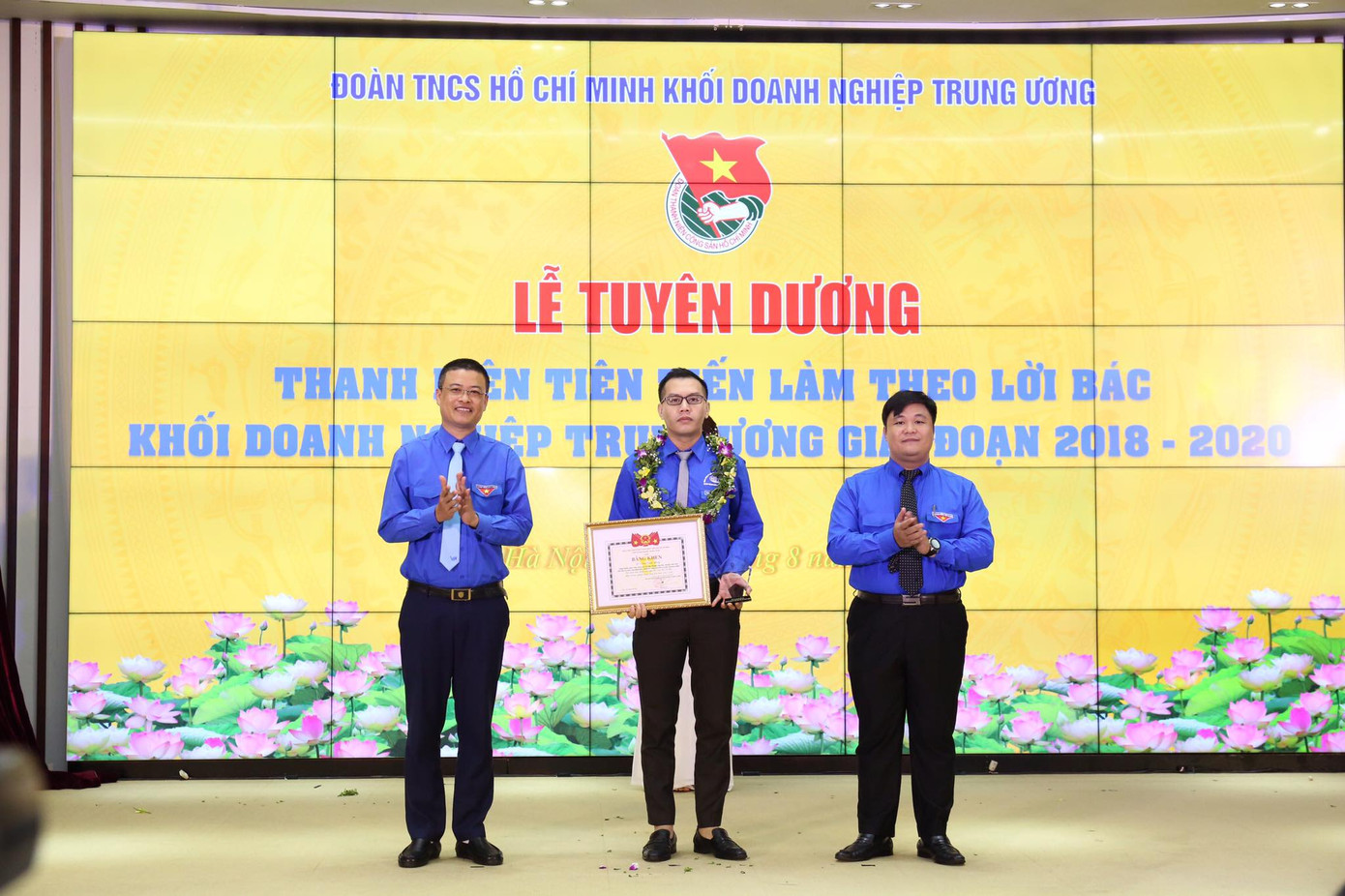 Tuyên dương 50 thanh niên tiên tiến làm theo lời Bác ảnh 1