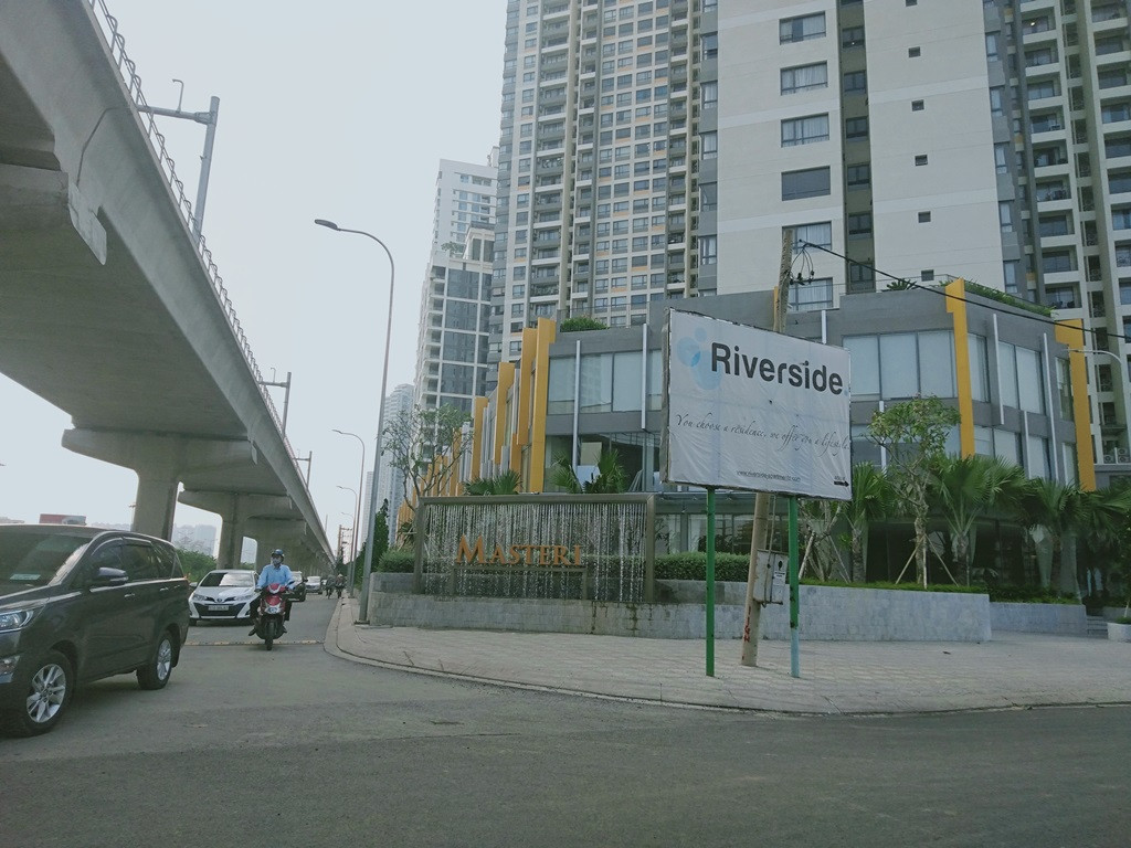  Lấp kênh rạch làm bãi giữ xe, chiếm vỉa hè, bờ sông làm của riêng? ảnh 10