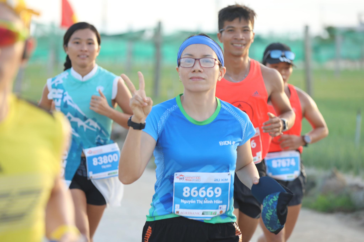 Những bóng hồng rạng rỡ trên đường chạy Tiền Phong Marathon 2020 ảnh 14