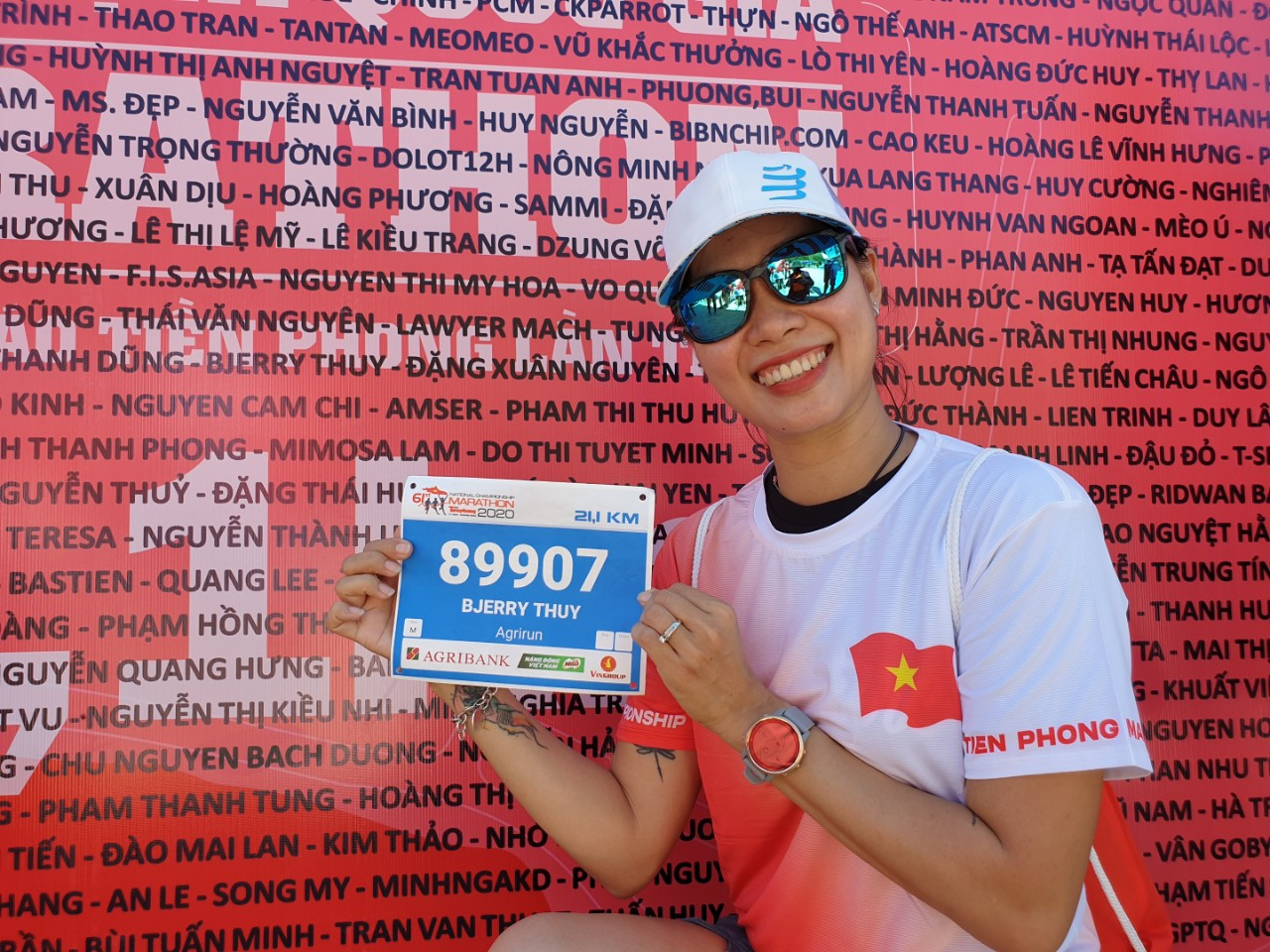 Runner hào hứng nhận BIB, sẵn sàng tranh tài tại Tiền Phong Marathon ảnh 4