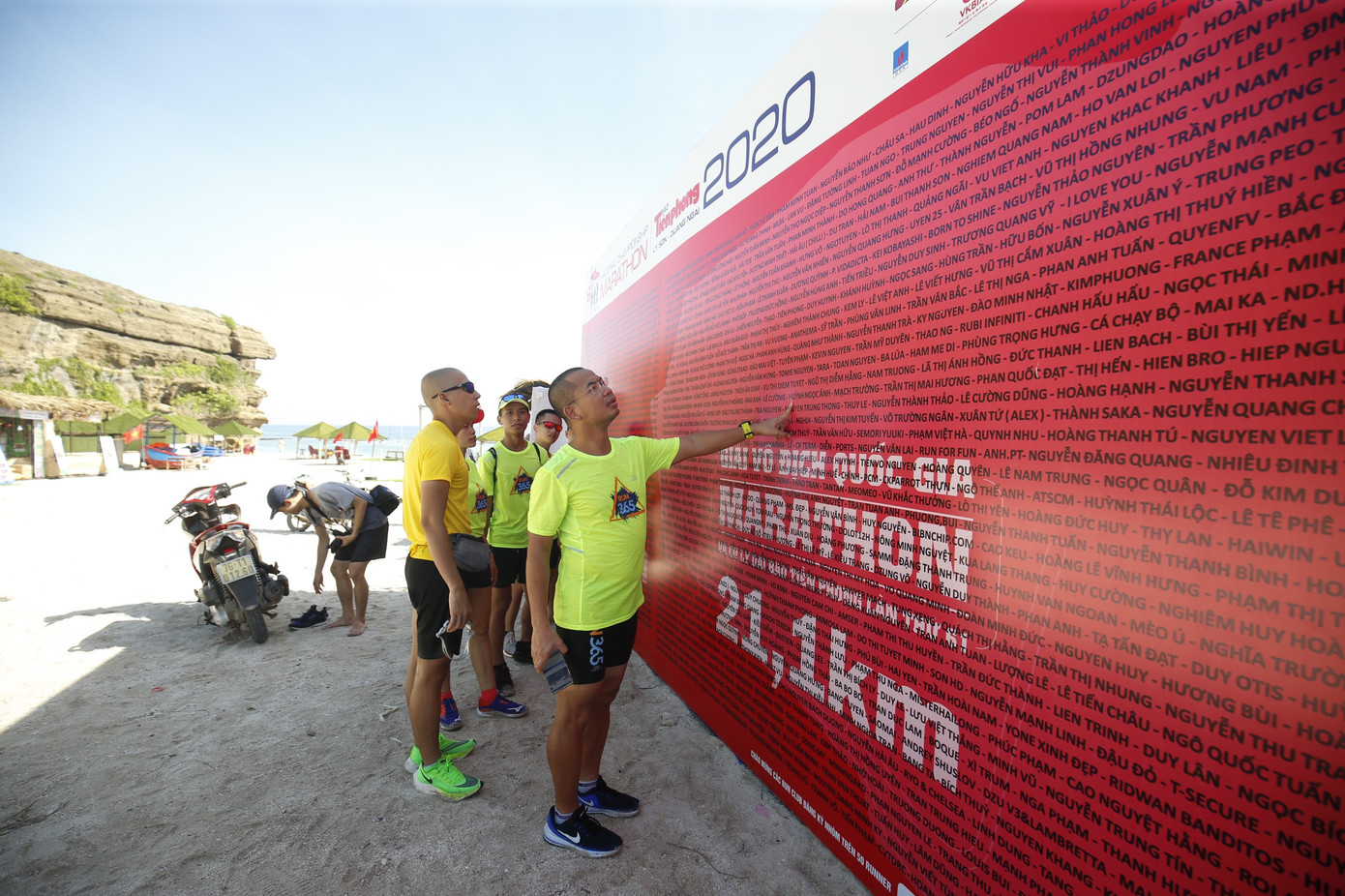 Những người hùng thầm lặng tại Tiền Phong Marathon 2020 ảnh 9