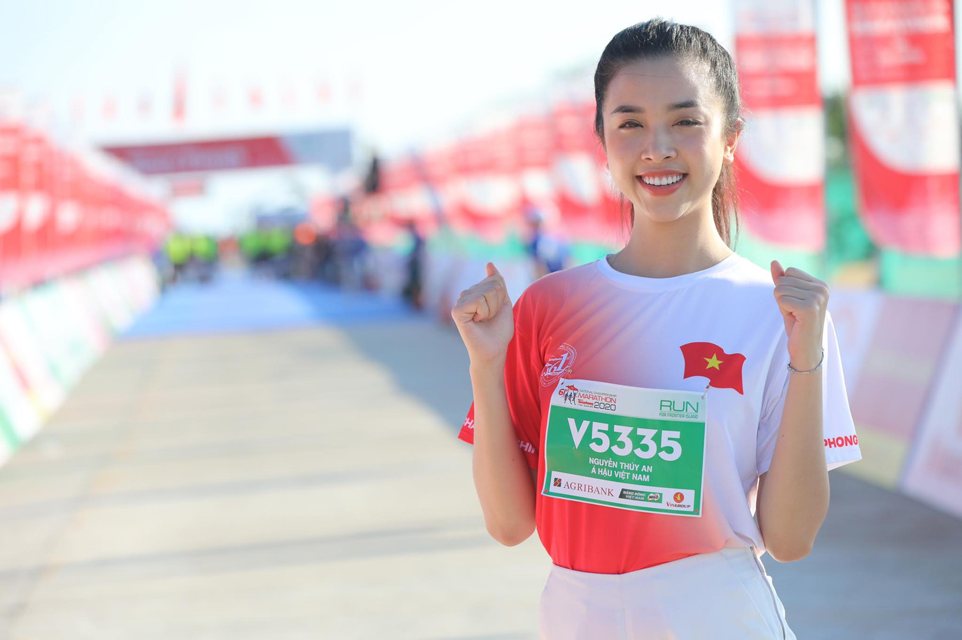 Hoa hậu Tiểu Vy và dàn người đẹp tiếp lửa cho Tiền Phong Marathon ảnh 13