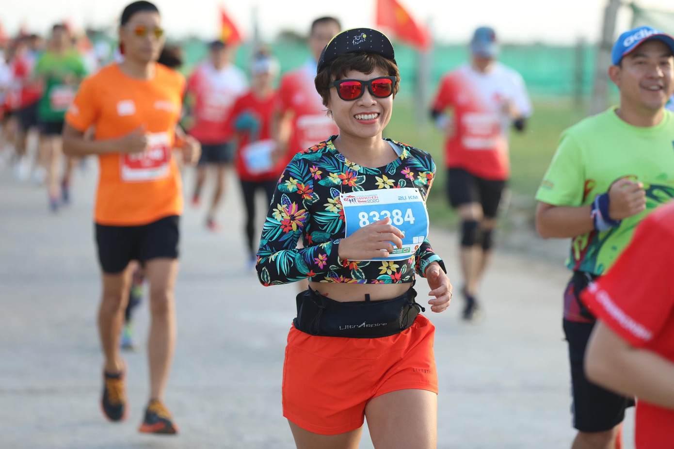 Những bóng hồng rạng rỡ trên đường chạy Tiền Phong Marathon 2020 ảnh 8