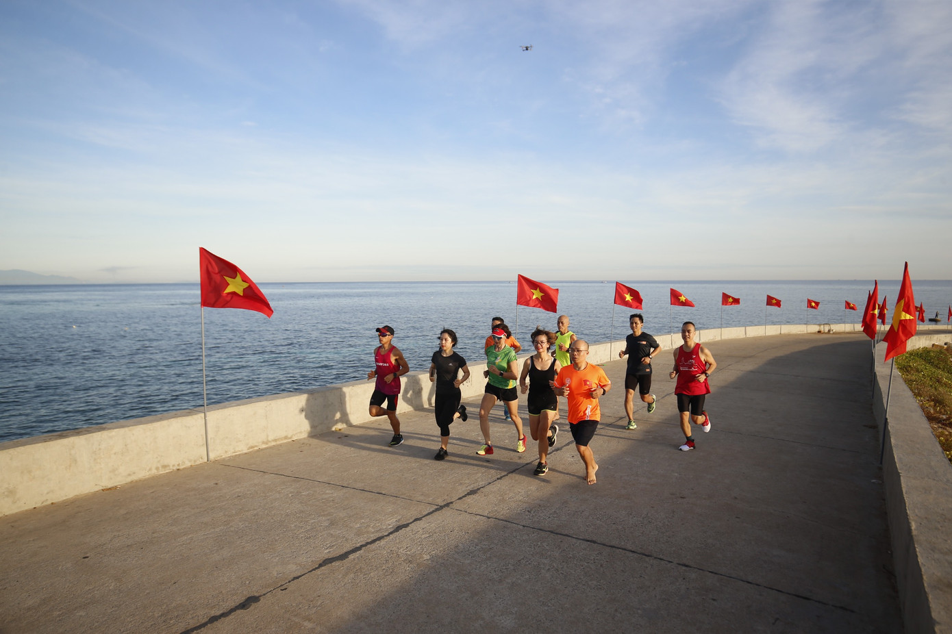 Tiền Phong Marathon: Rộn ràng đường chạy Lý Sơn từ tinh mơ ảnh 4