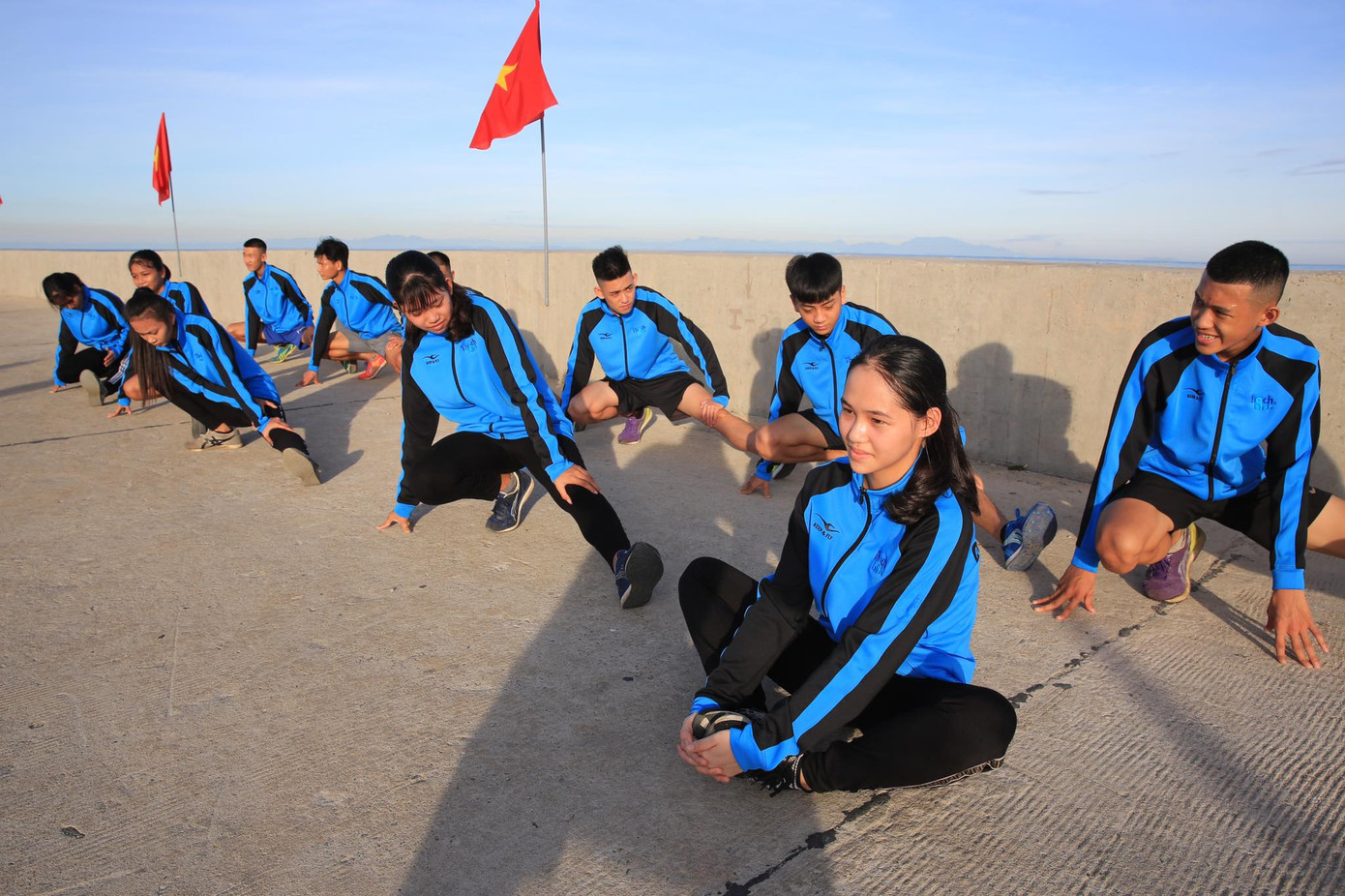 Tiền Phong Marathon 2020: Bóng hồng tươi tắn trên đường chạy Lý Sơn ảnh 9