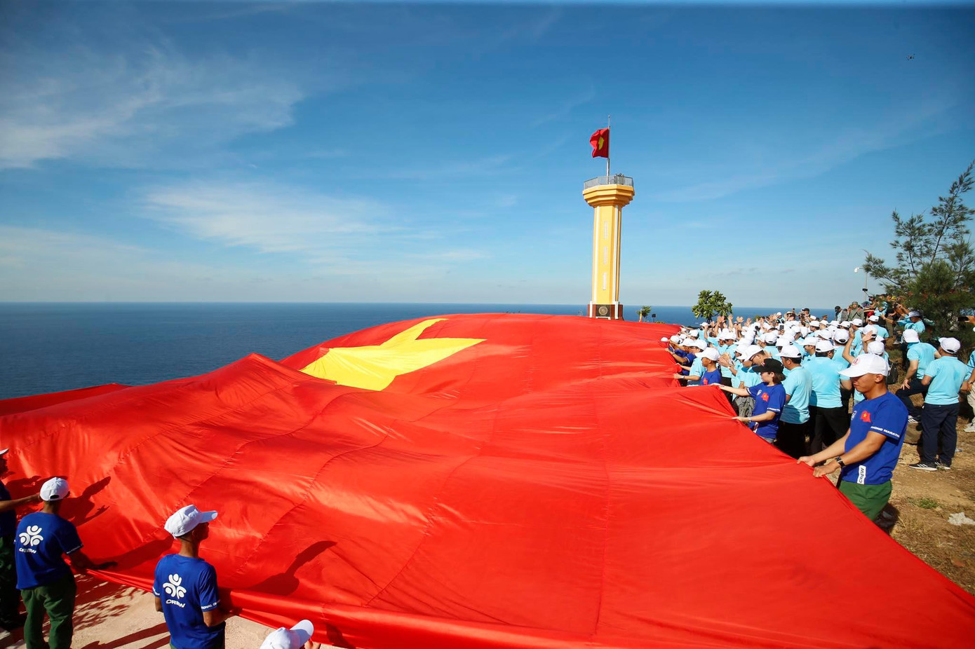 Trang nghiêm Lễ thượng cờ trên đảo Lý Sơn ảnh 16