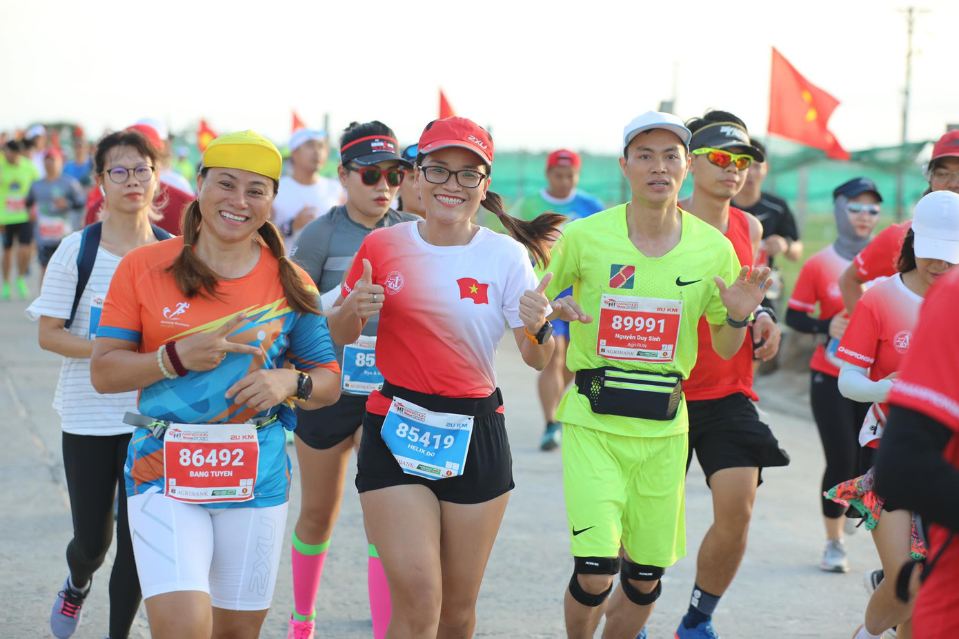 Rực rỡ sắc màu trên đường chạy Tiền Phong Marathon 2020 ảnh 7