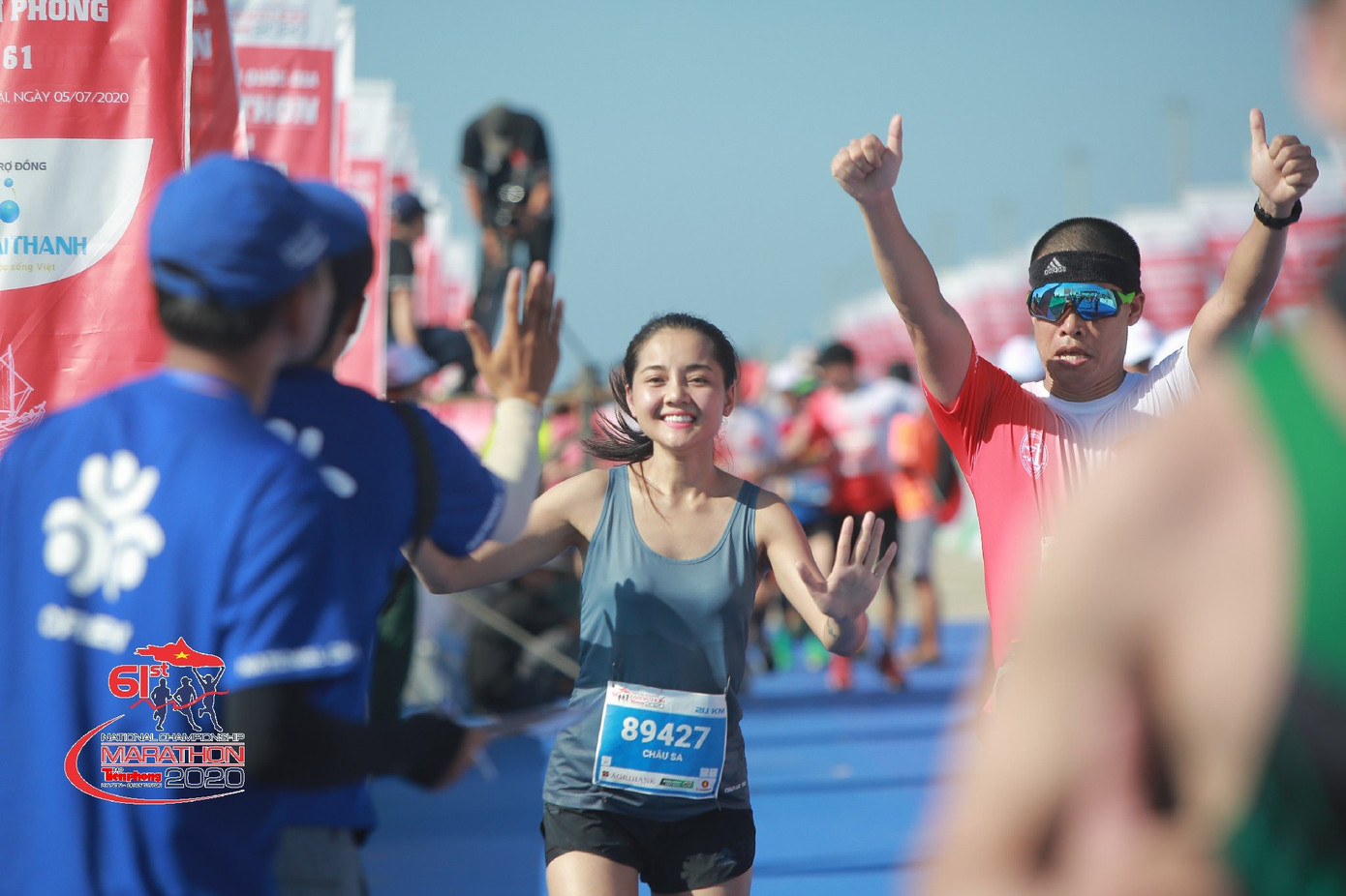 Nữ diễn viên 'Hoa hồng trên ngực trái' đoạt huy chương marathon ảnh 5