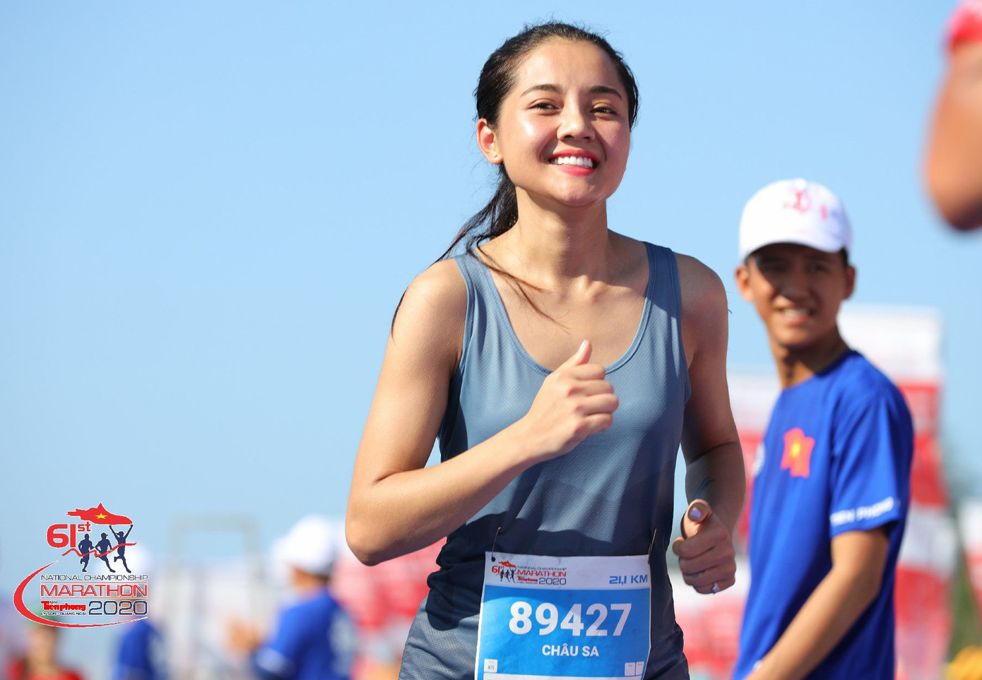 Nữ diễn viên 'Hoa hồng trên ngực trái' đoạt huy chương marathon ảnh 4