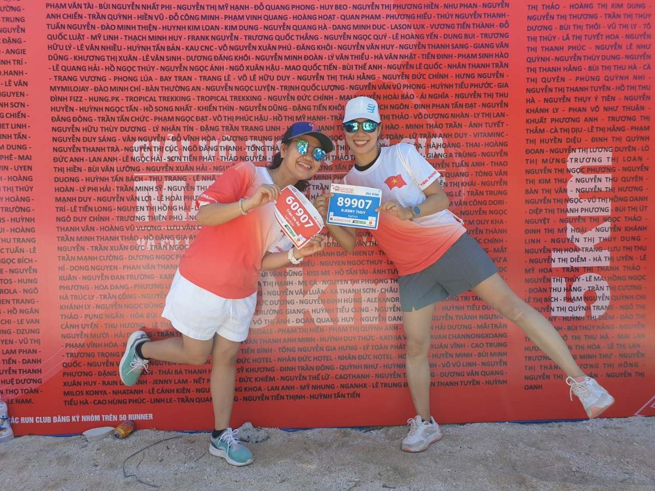 Runner hào hứng nhận BIB, sẵn sàng tranh tài tại Tiền Phong Marathon ảnh 12