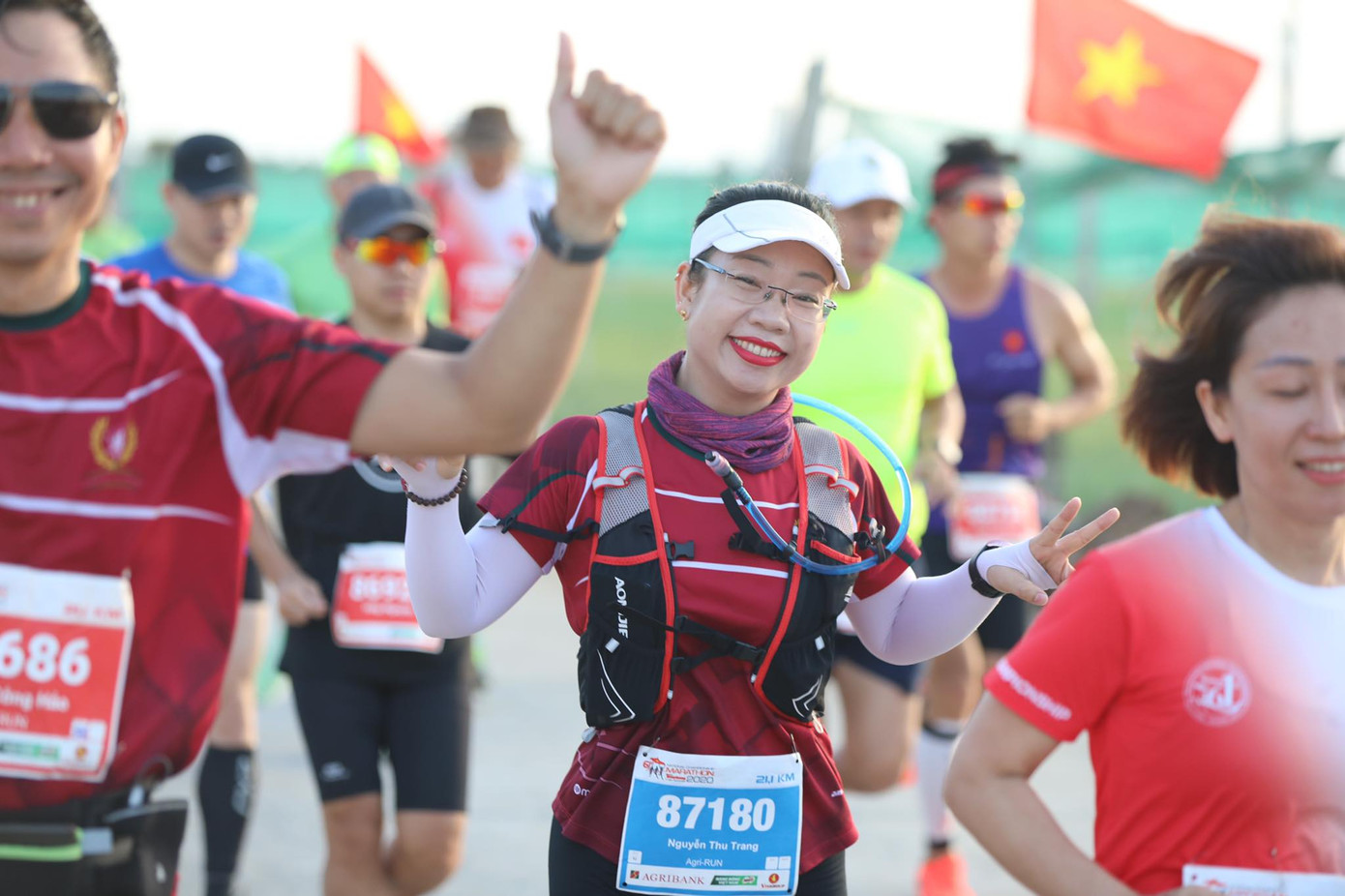 Những bóng hồng rạng rỡ trên đường chạy Tiền Phong Marathon 2020 ảnh 9