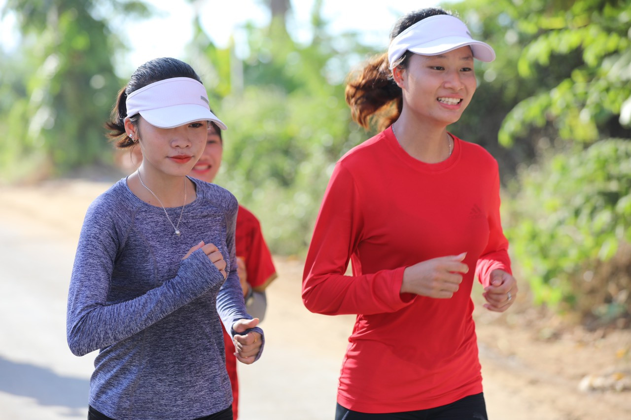 Tiền Phong Marathon 2020: Bóng hồng tươi tắn trên đường chạy Lý Sơn ảnh 7