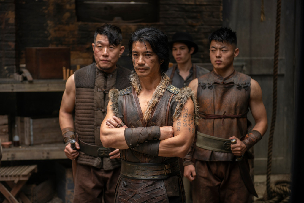 Dustin Nguyễn chia sẻ về vai phản diện trong ‘Warrior’ trên báo Mỹ ảnh 2