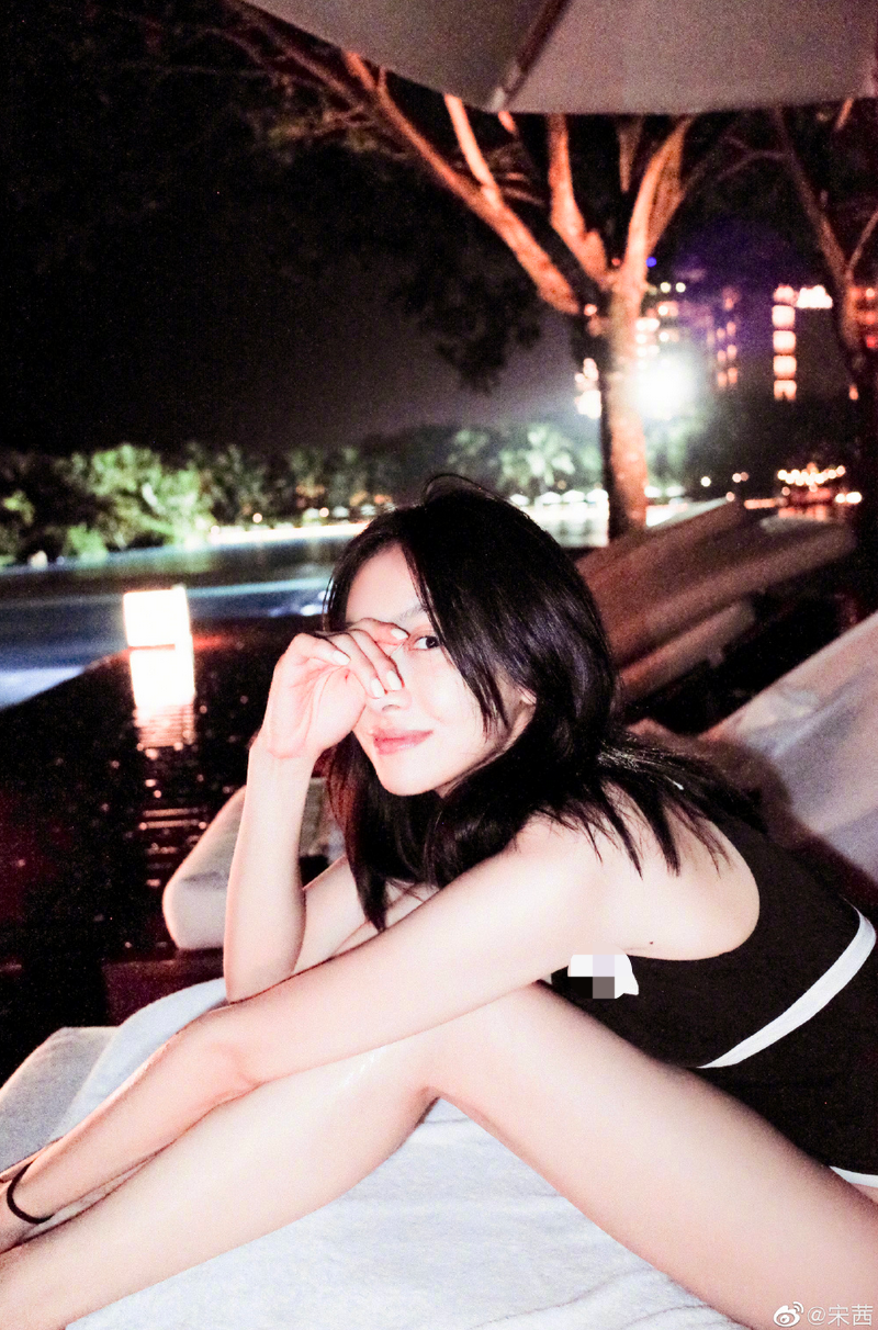 Bị chê già và béo, ‘Nữ thần Kim Ưng’ Tống Thiến tung loạt đồ bơi đáp trả dư luận ảnh 10