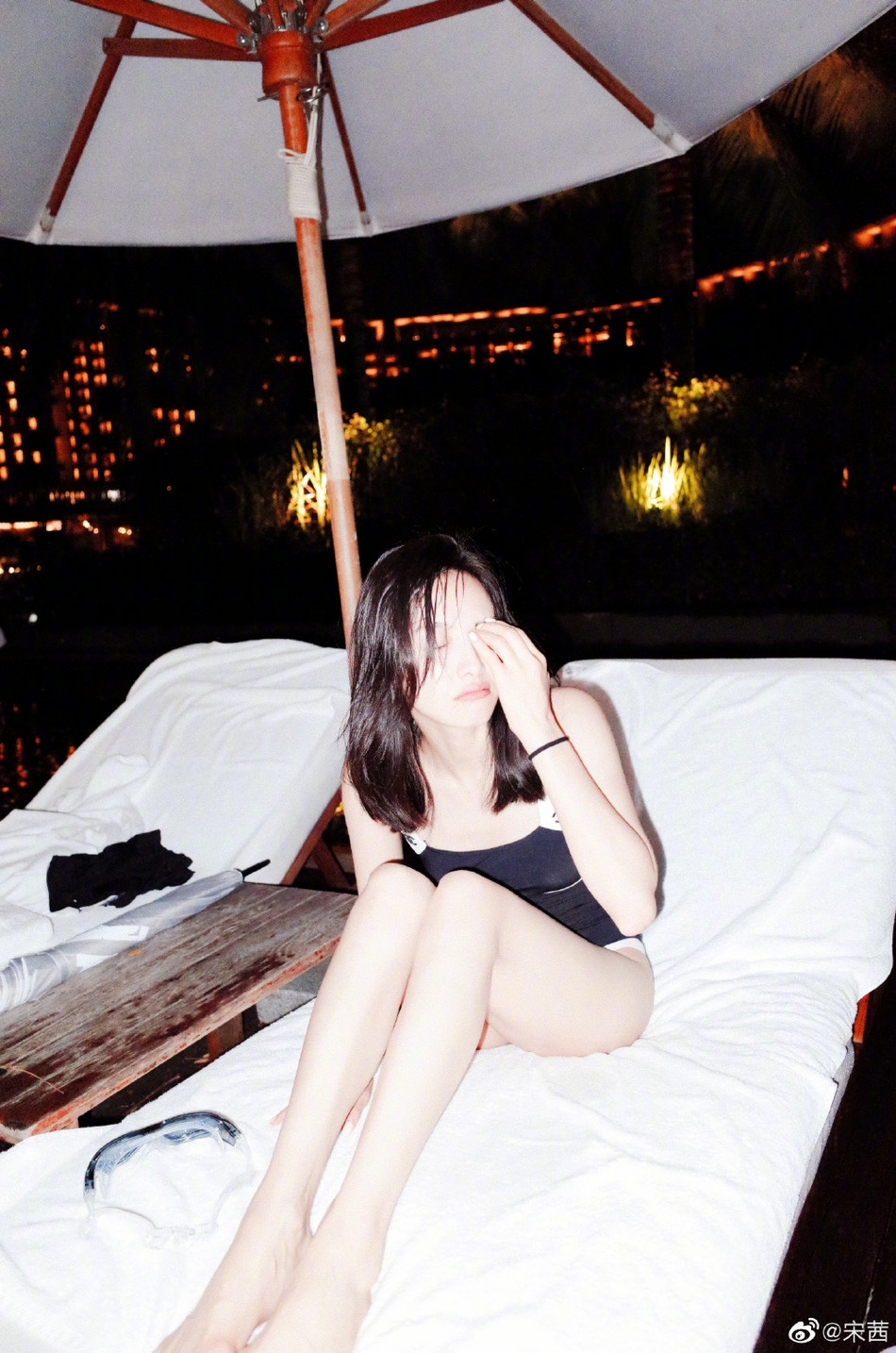 Bị chê già và béo, ‘Nữ thần Kim Ưng’ Tống Thiến tung loạt đồ bơi đáp trả dư luận ảnh 5