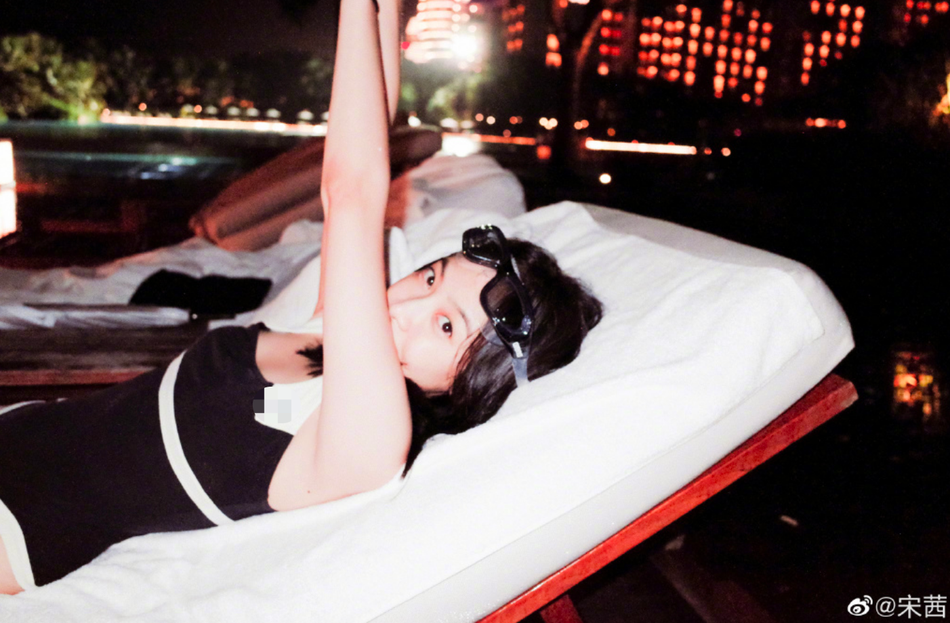 Bị chê già và béo, ‘Nữ thần Kim Ưng’ Tống Thiến tung loạt đồ bơi đáp trả dư luận ảnh 11