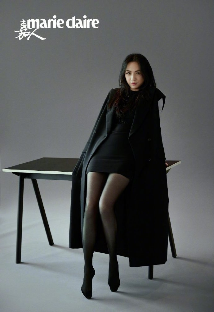 Mỹ nhân ‘Sắc, Giới’ khoe chân dài miên man trên tạp chí, sắc vóc tuổi 41 gây ‘bão’ ảnh 3