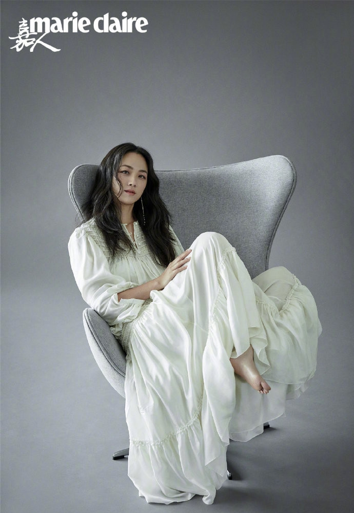 Mỹ nhân ‘Sắc, Giới’ khoe chân dài miên man trên tạp chí, sắc vóc tuổi 41 gây ‘bão’ ảnh 5