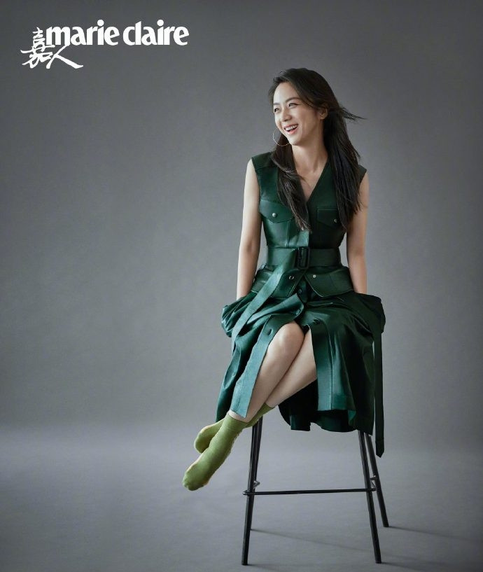 Mỹ nhân ‘Sắc, Giới’ khoe chân dài miên man trên tạp chí, sắc vóc tuổi 41 gây ‘bão’ ảnh 6