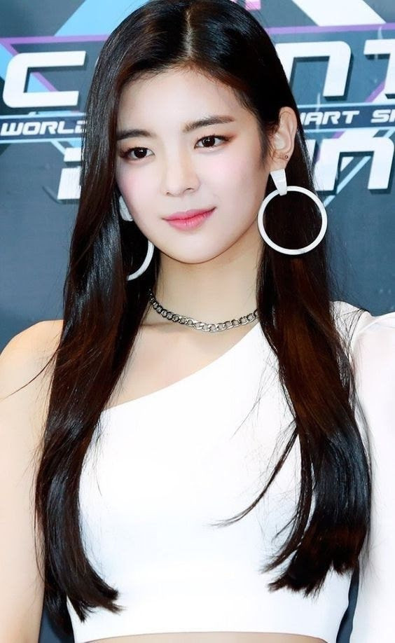 Dân mạng bình chọn 4 nữ idol sở hữu gương mặt 'đắt giá', còn là con nhà giàu ảnh 3