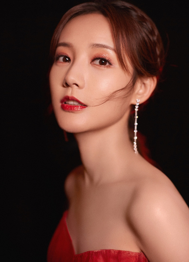 ‘Bóc trần’ nhan sắc thật của loạt mỹ nhân Hoa ngữ tại lễ bế mạc Kim Ưng 2020 ảnh 18