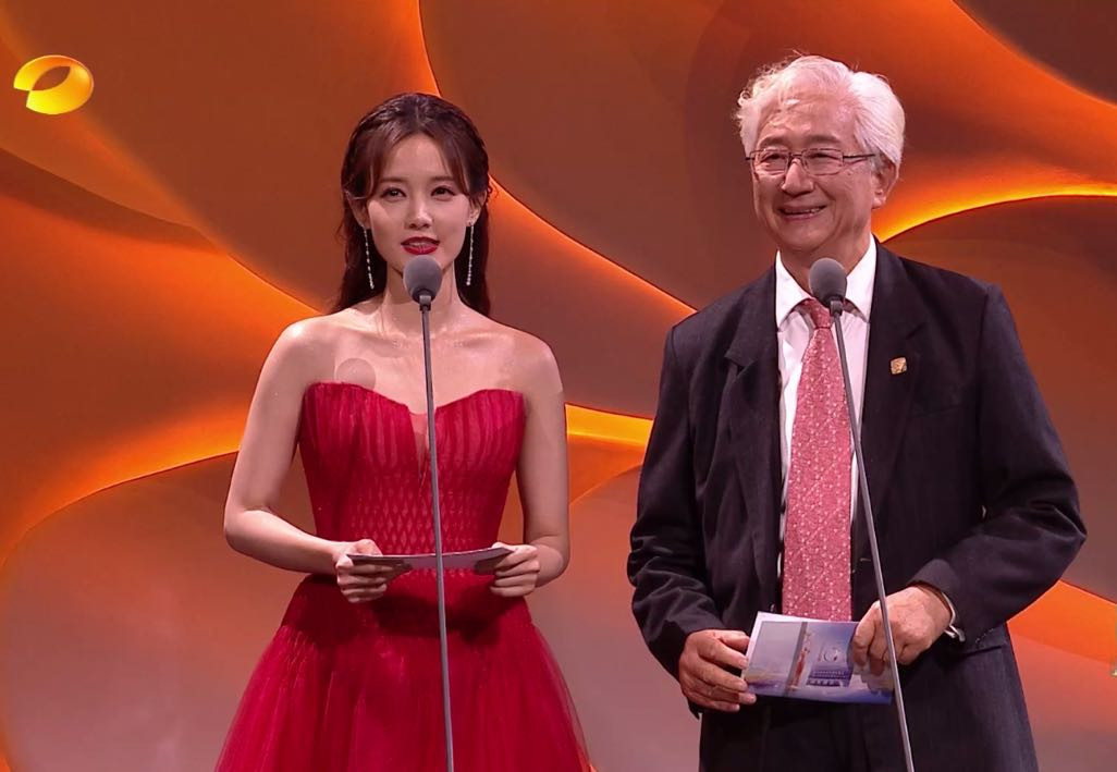 ‘Bóc trần’ nhan sắc thật của loạt mỹ nhân Hoa ngữ tại lễ bế mạc Kim Ưng 2020 ảnh 20