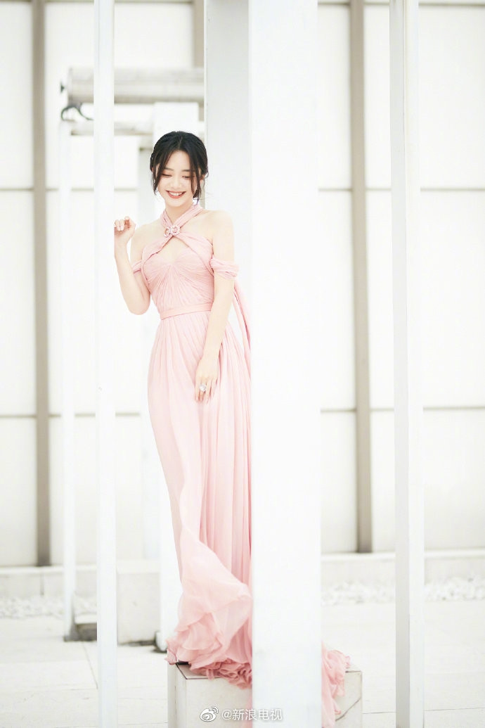 ‘Bóc trần’ nhan sắc thật của loạt mỹ nhân Hoa ngữ tại lễ bế mạc Kim Ưng 2020 ảnh 22