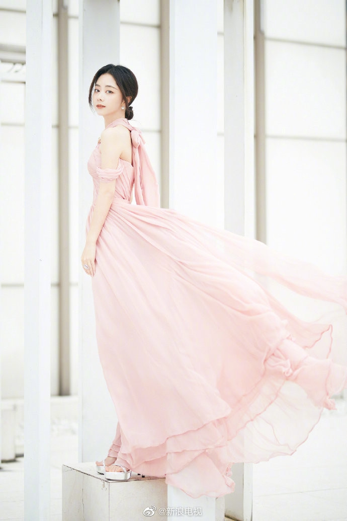 ‘Bóc trần’ nhan sắc thật của loạt mỹ nhân Hoa ngữ tại lễ bế mạc Kim Ưng 2020 ảnh 21