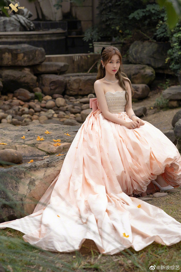 ‘Bóc trần’ nhan sắc thật của loạt mỹ nhân Hoa ngữ tại lễ bế mạc Kim Ưng 2020 ảnh 15