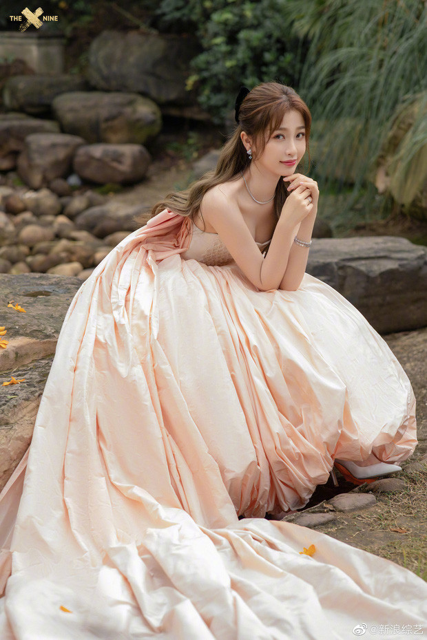 ‘Bóc trần’ nhan sắc thật của loạt mỹ nhân Hoa ngữ tại lễ bế mạc Kim Ưng 2020 ảnh 14