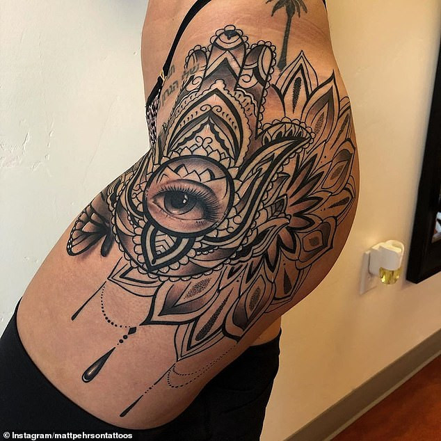 Người đàn ông gây ‘bão’ mạng với hình xăm như lỗ thủng trên đầu ảnh 4