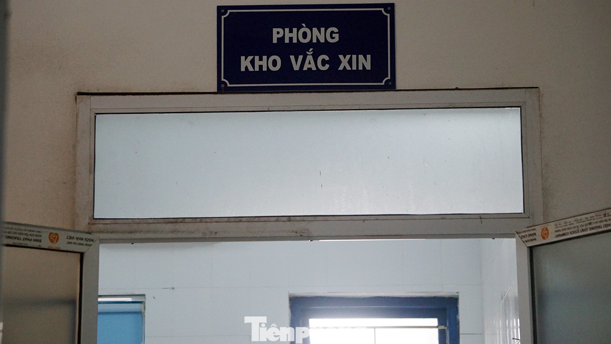 Bí thư Hải Dương thị sát nơi tiêm lượt vắc-xin ngừa COVID-19 đầu tiên ảnh 9