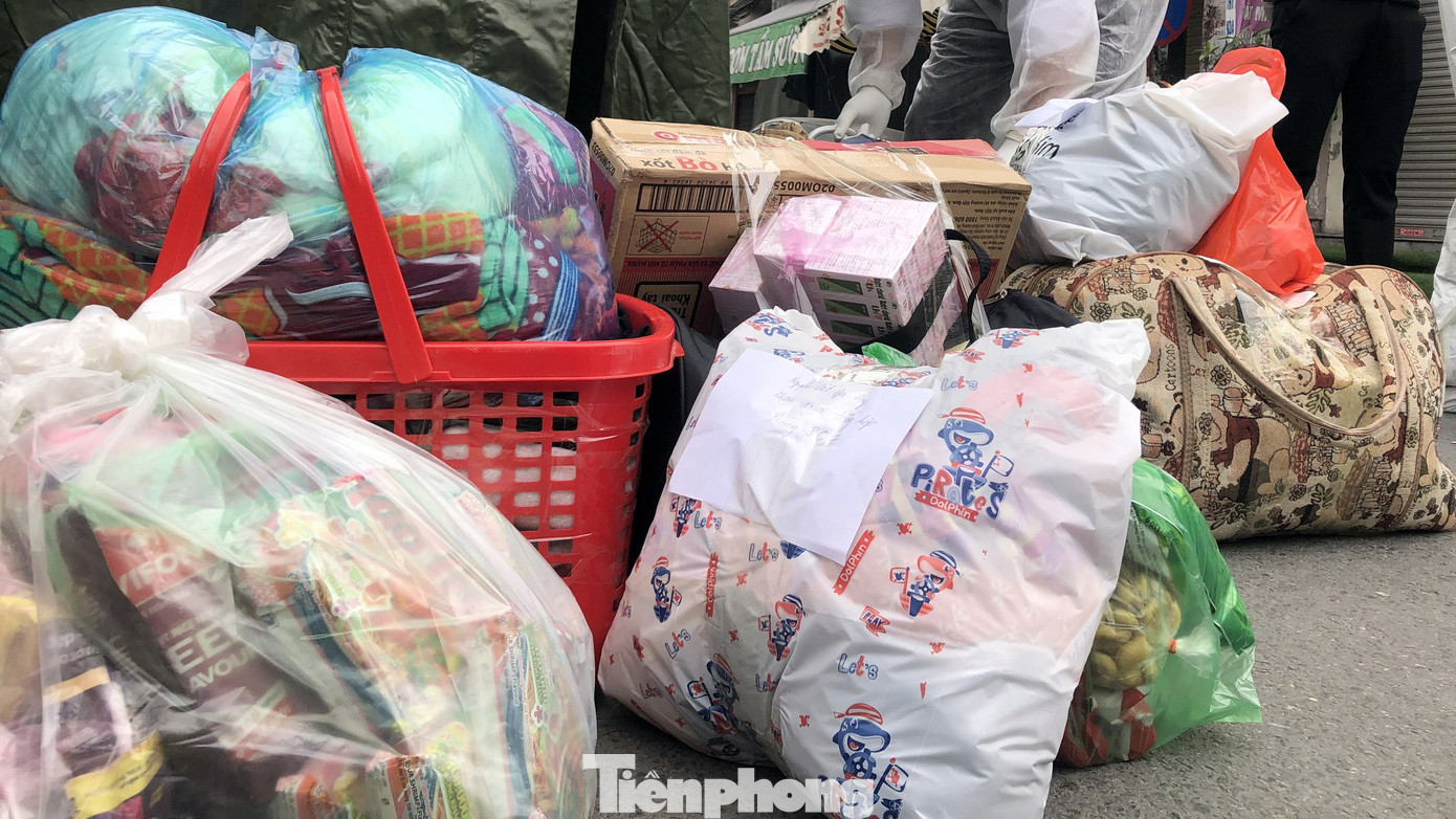 Tiếp tế thực phẩm cho người cách ly tại Bệnh viện Trẻ em Hải Phòng ảnh 7