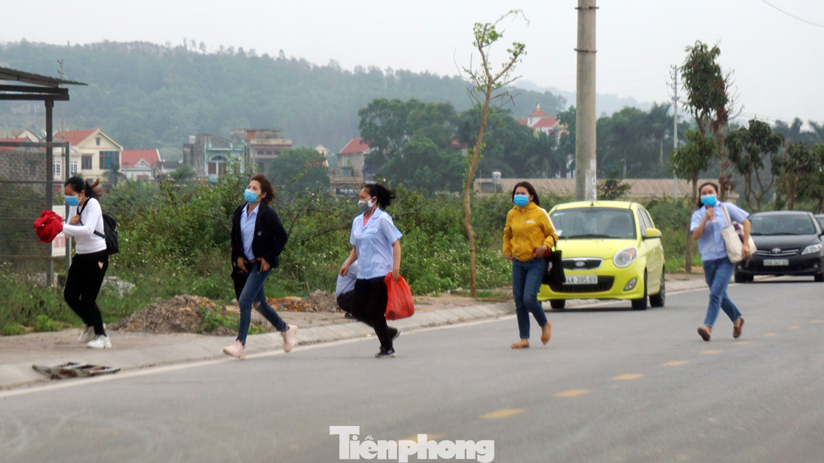 Công ty cho công nhân 'làm chui' mùa dịch, có lao động dùng hộ chiếu 'đường lưỡi bò' ảnh 2