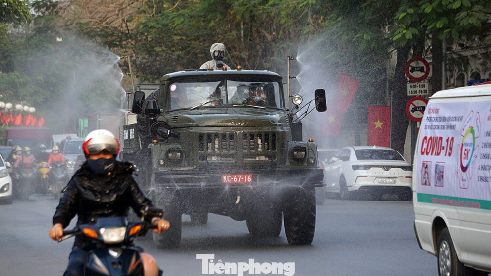 Tăng cường xe chuyên dụng phun khử khuẩn ở Hải Phòng ảnh 1