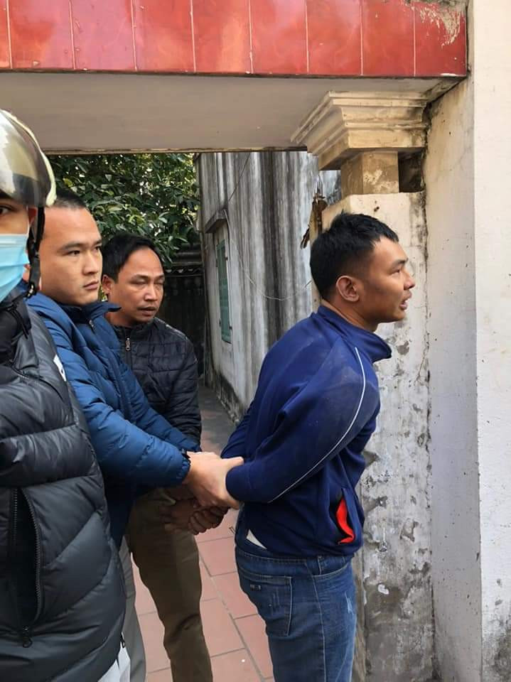 Thanh niên táo tợn mang dao đi cướp tiệm vàng giữa ban ngày ở Hải Phòng ảnh 1