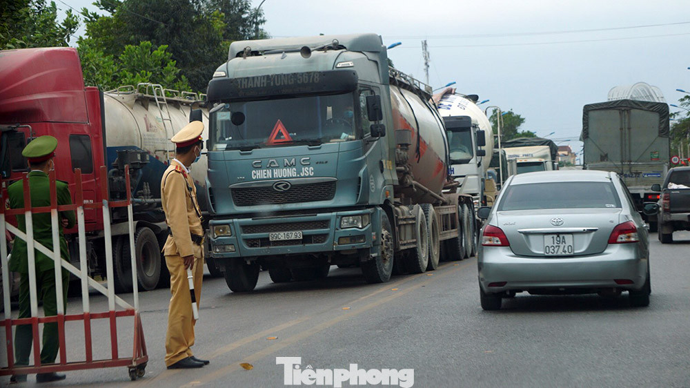 Hình ảnh lực lượng chức năng phong tỏa thành phố Chí Linh ảnh 14