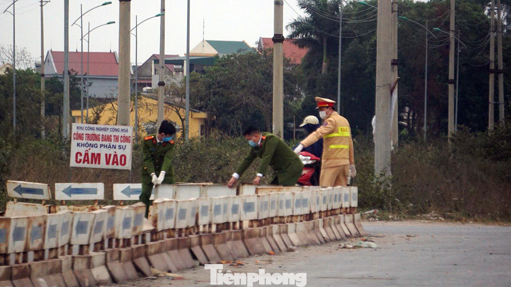 Hình ảnh lực lượng chức năng phong tỏa thành phố Chí Linh ảnh 10