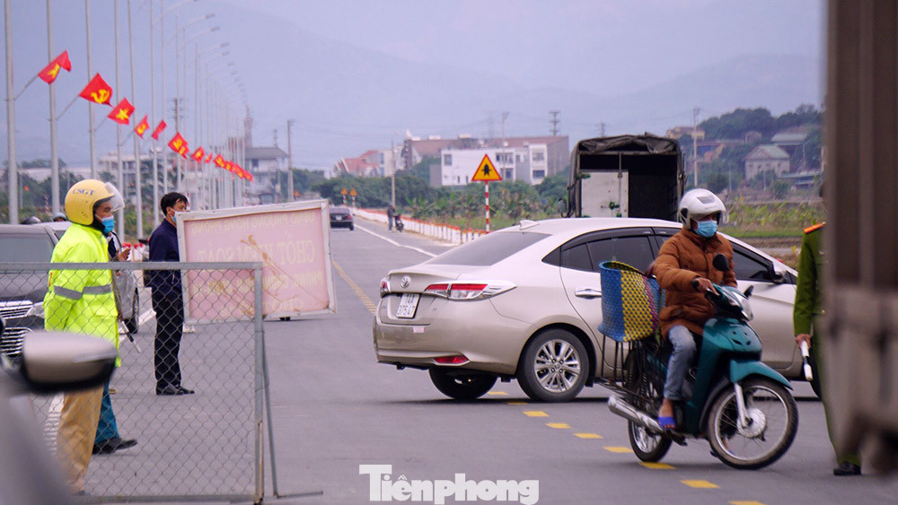 Hình ảnh lực lượng chức năng phong tỏa thành phố Chí Linh ảnh 13