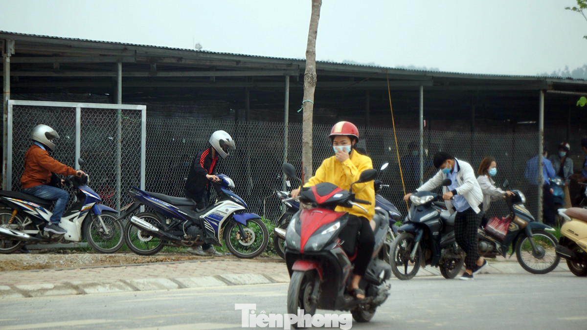 Công nhân tháo chạy vì công ty ở Hải Dương bị phát hiện cho 'làm chui' ảnh 5