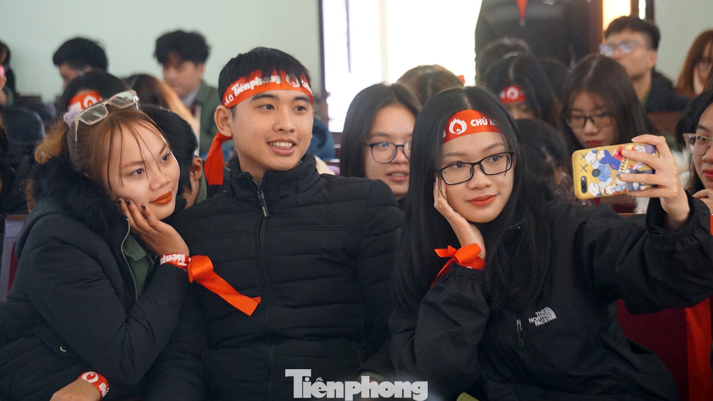 Đông đảo bạn trẻ tham gia hiến máu cứu người tại Đại học Hải Phòng ảnh 9