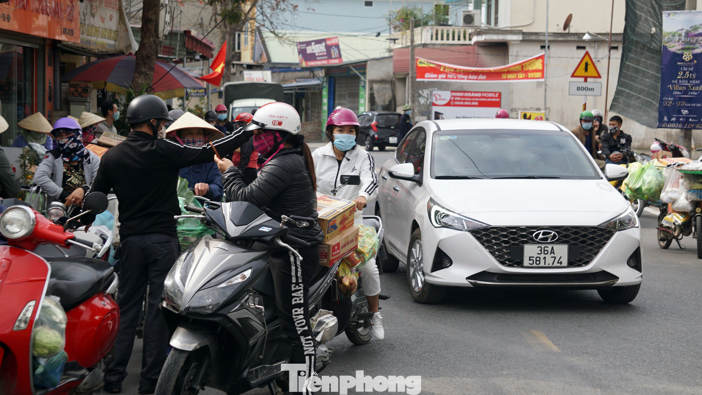 Cận cảnh các chốt phong tỏa ở Hải Phòng sau ca dương tính SARS-CoV-2 ảnh 10