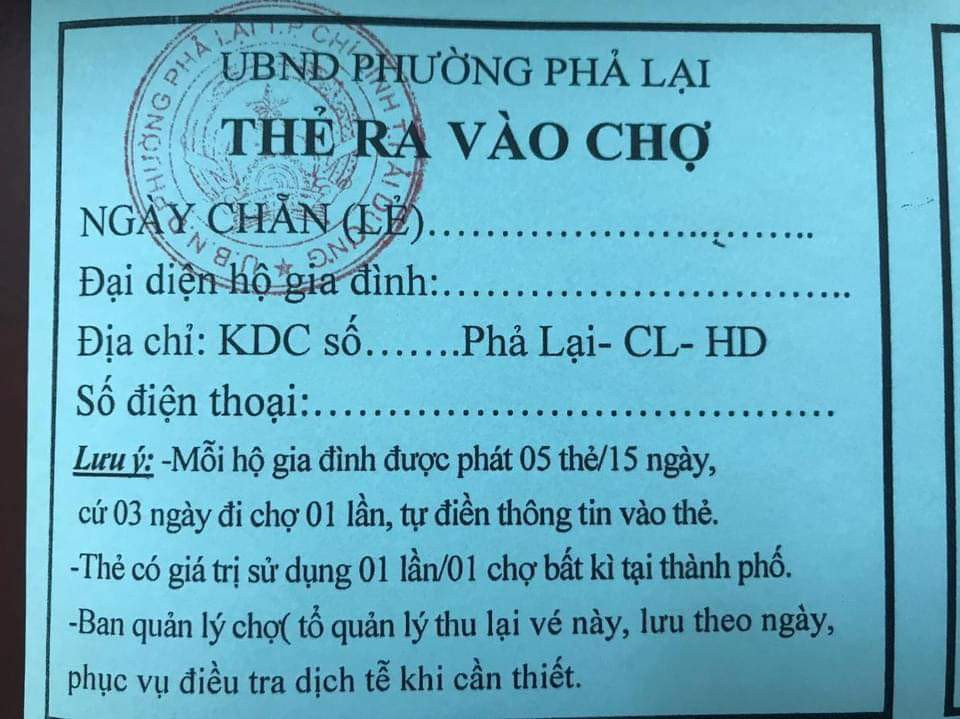 Người dân Chí Linh được phát thẻ đi chợ trong thời gian giãn cách ảnh 1