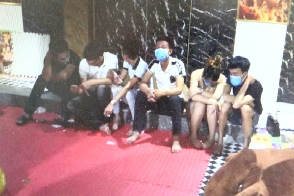 14 thanh niên mở tiệc ma túy mừng sinh nhật trong mùa dịch COVID-19 ảnh 1